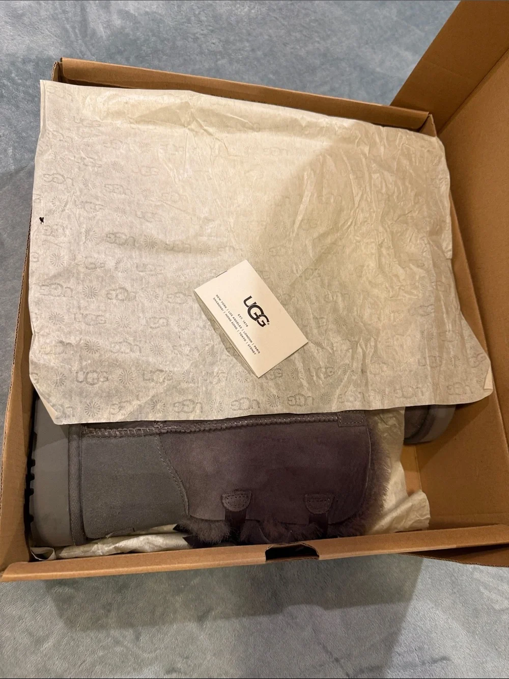 UGG Women's Bailey Bow ll Shearling Lined Grey Boot, size11/ 42 NIB